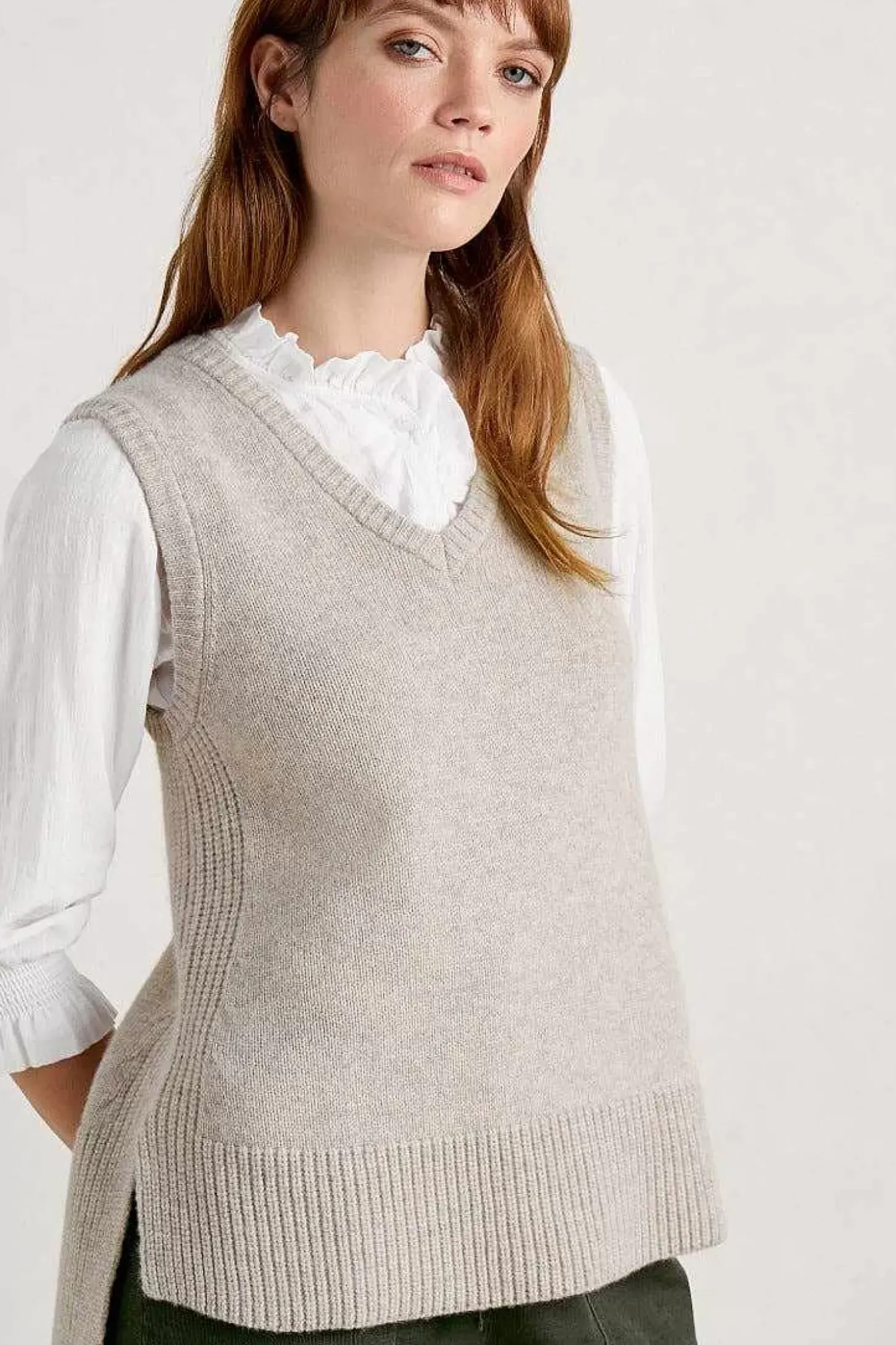 Coupling V-Neck Vest