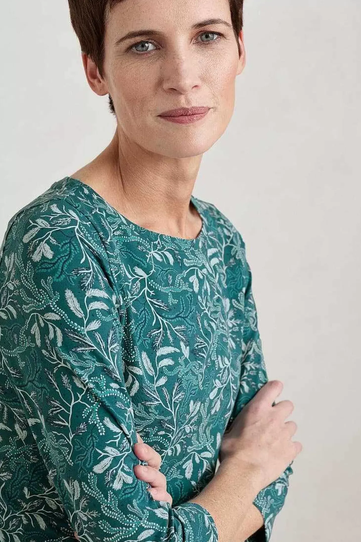 Easel 3/4 Sleeve Top