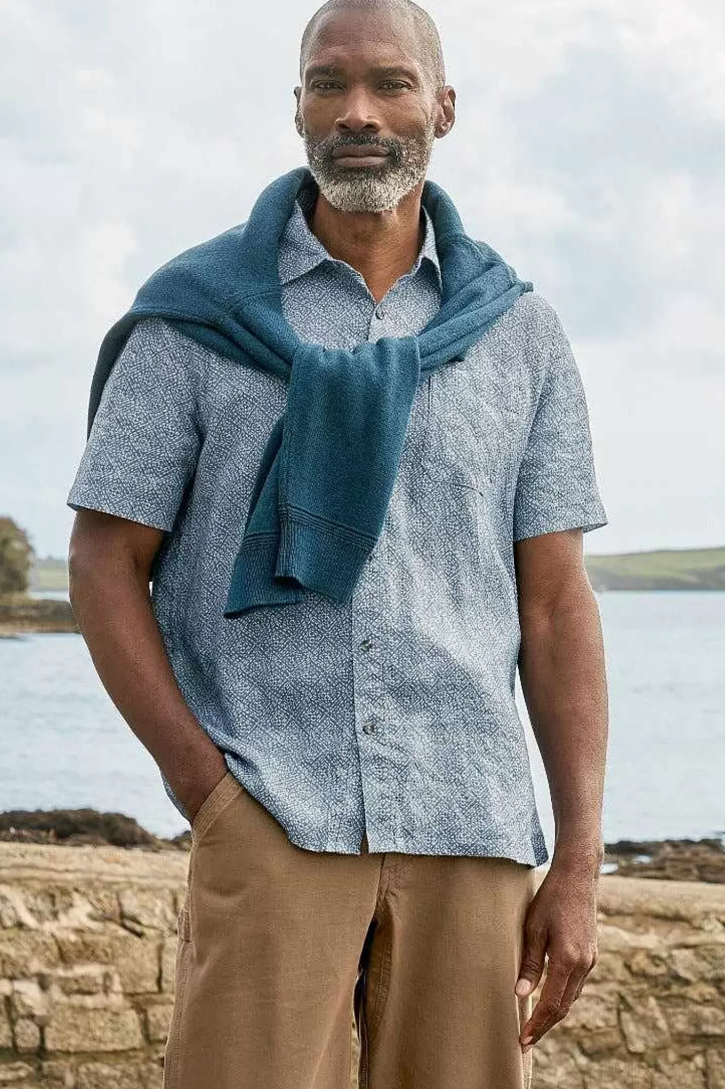 Men's Blue Heron Printed Short Sleeve Shirt